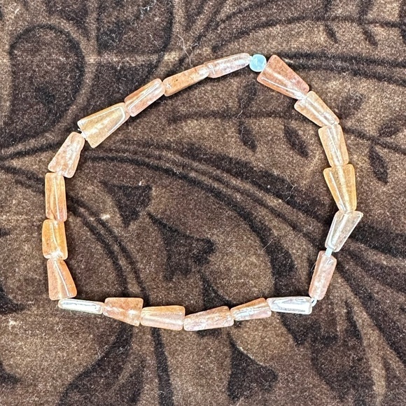 Peach Moonstone and Rainbow Moonstone stretch bracelet handmade - Picture 2 of 5